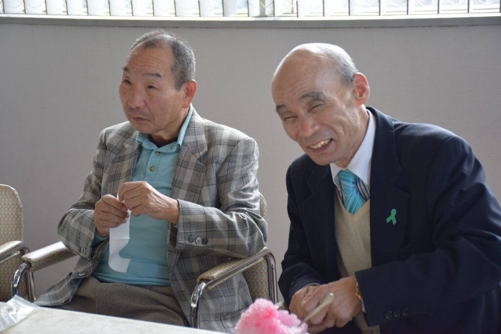 袴田巌さん（左）と石川一雄さん（右）